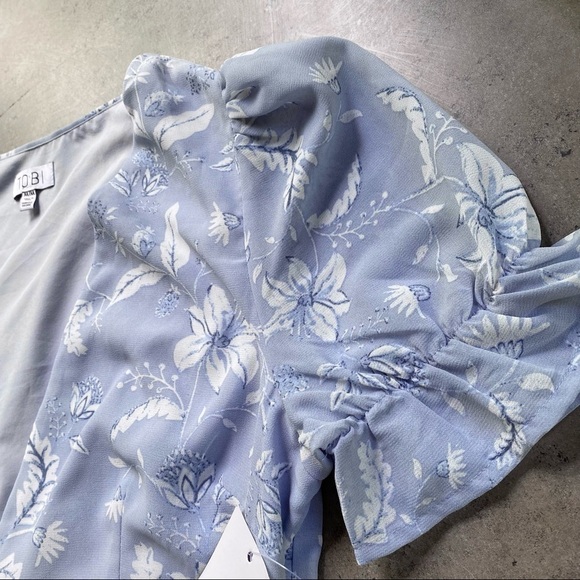 Tobi New With Tags Floral Short Sleeve Wrap Crop Top - Picture 6 of 9